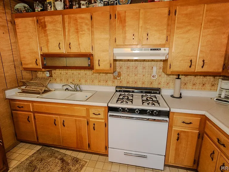 136 Mann Dr — Photo 7