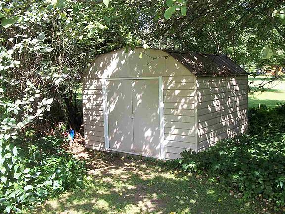5th image of 6 Bradley Dr