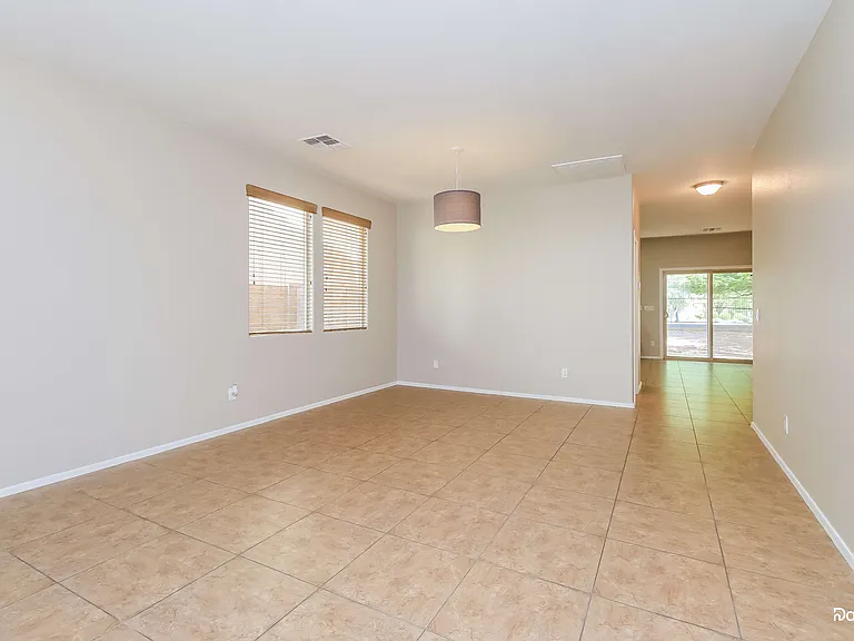 42480 W Santa Fe St — Photo 5