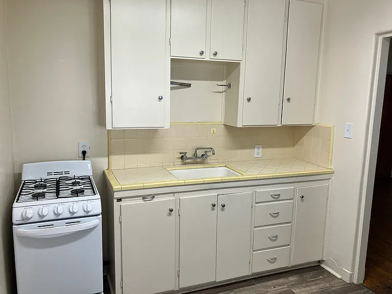 1913 Gold Ave SE #1 — Photo 14