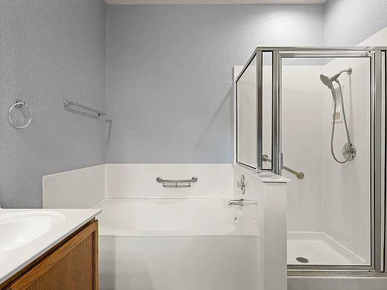 1907 Coachlamp Dr — Photo 16