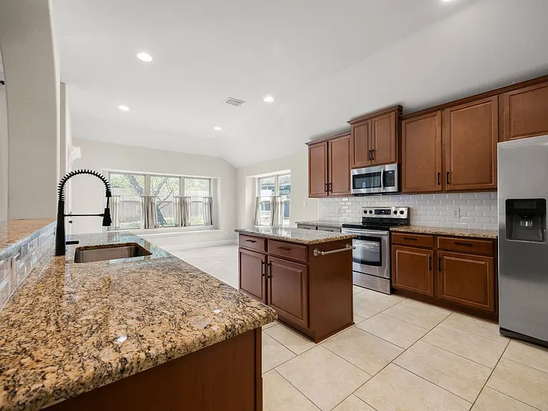 4 Maplewood Cir — Photo 2