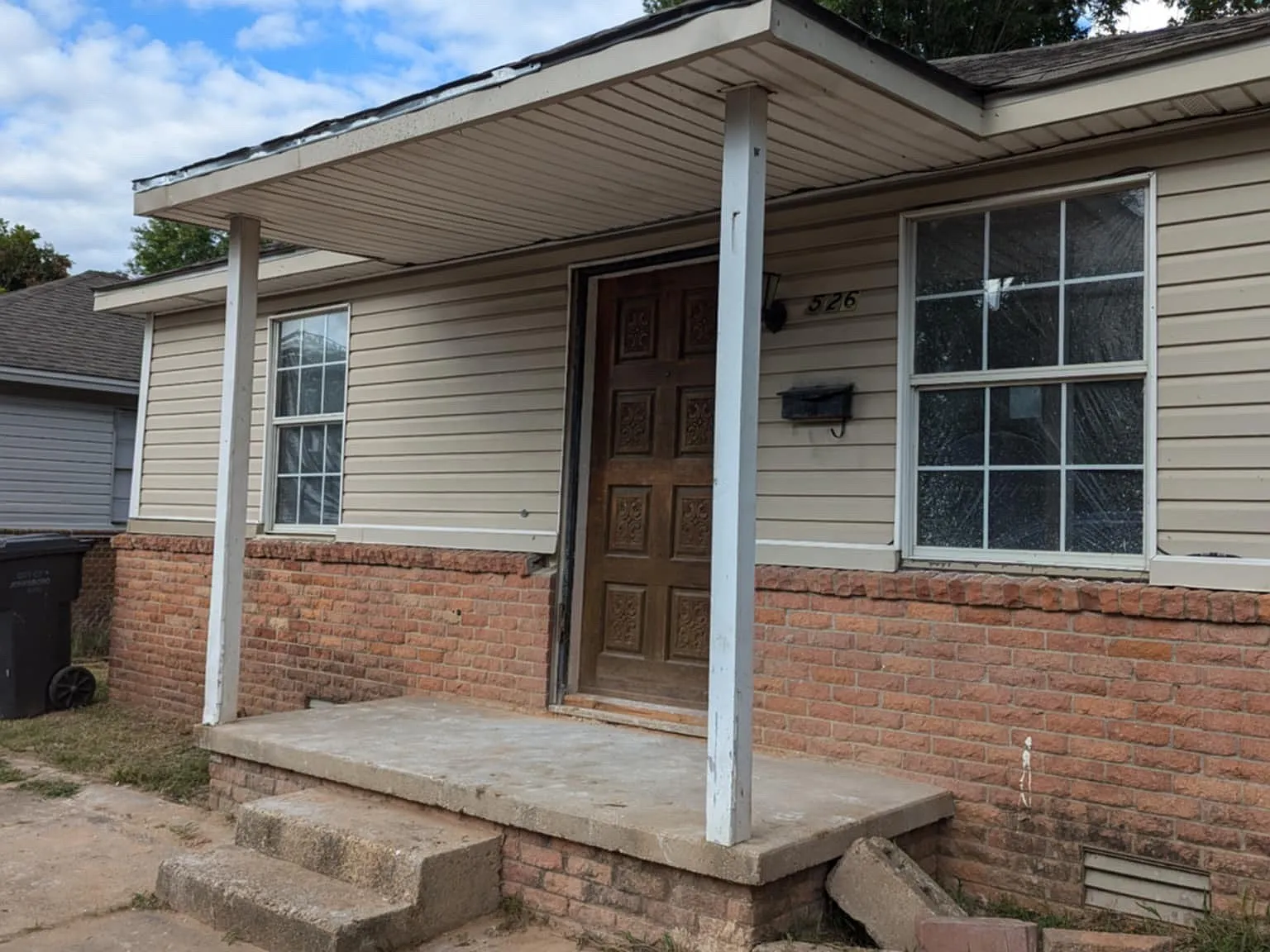 526 N Main St — Photo 1
