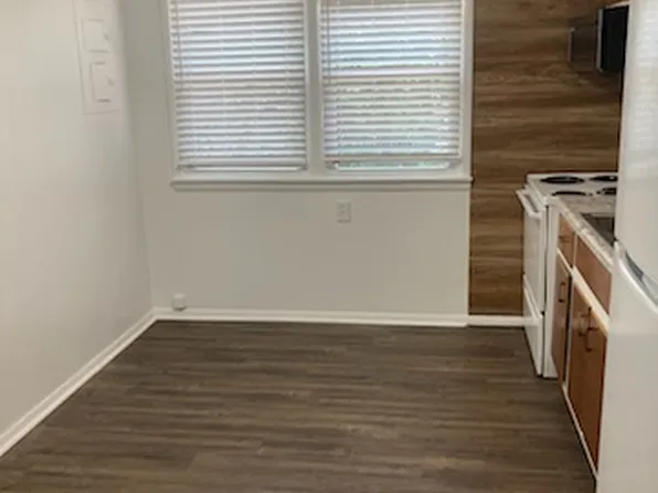 421 N High St #11, Hartford City, IN 47348