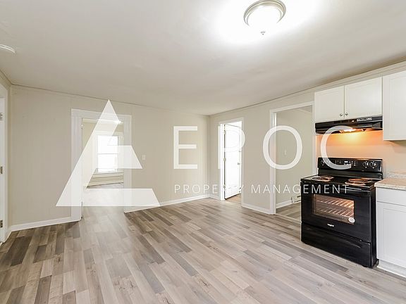 3rd image of 1114 Sharon St