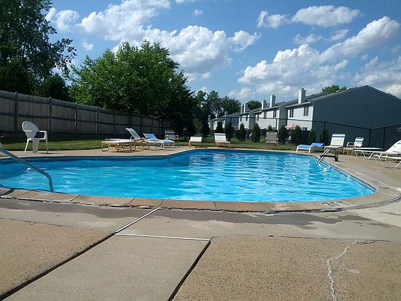 2nd image of 2210 Harbor View Dr #2210
