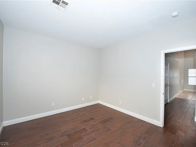 921 English Heather Dr — Photo 18