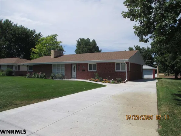 1810 Q St, Gering, NE 69341