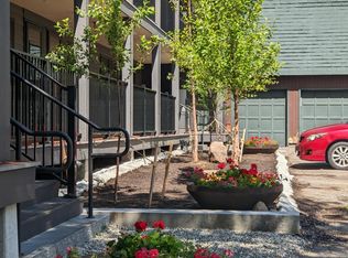 328 College St APT 2, Burlington, VT 05401