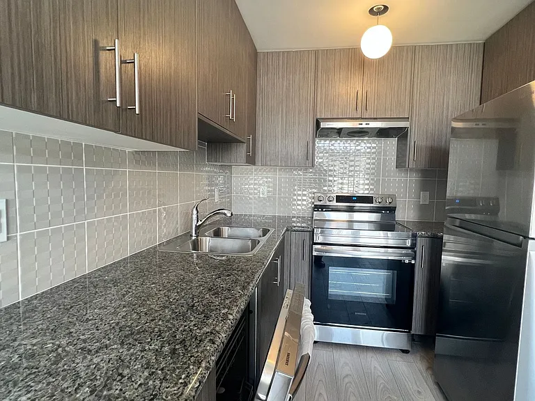 30 Halliford Pl E #208 — Photo 6