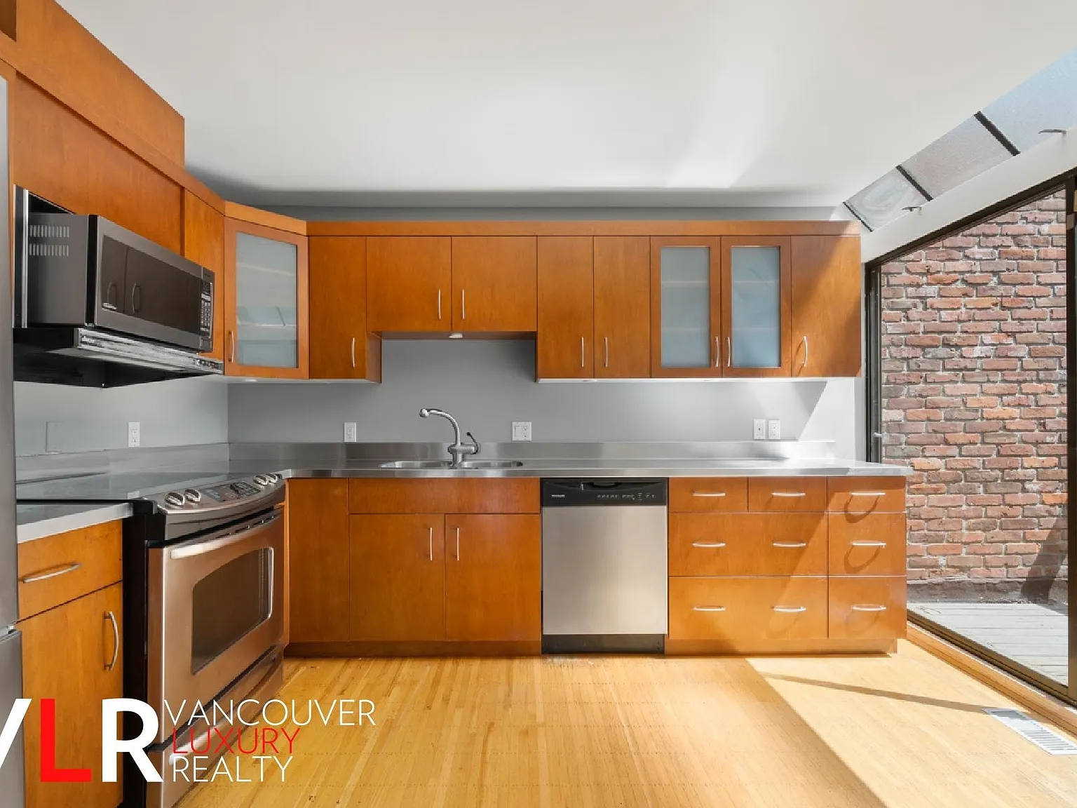 4 bed, 2957 sqft, $6,950 — Photo 3