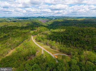 6 Creekside Rd, Mount Nebo, WV 26679