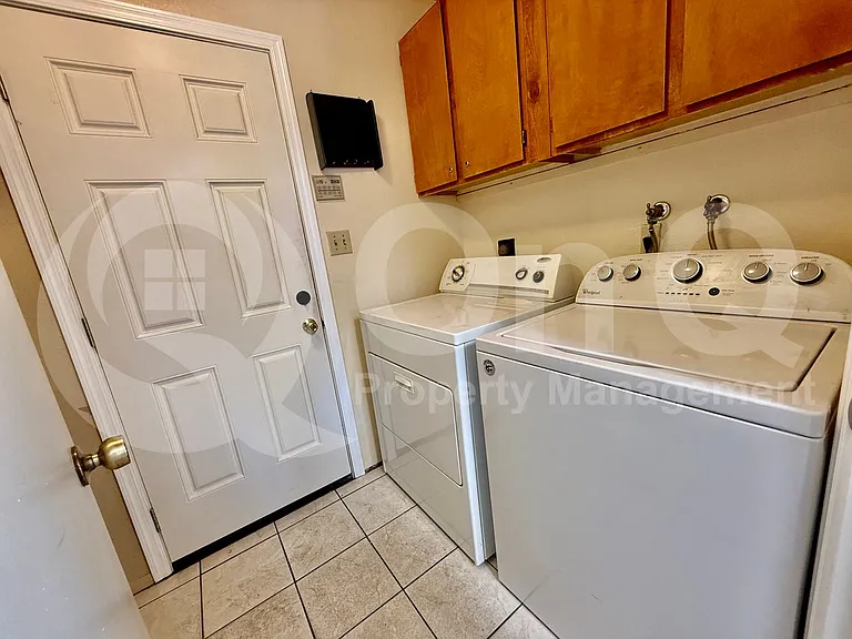 2933 S Extension Rd — Photo 23