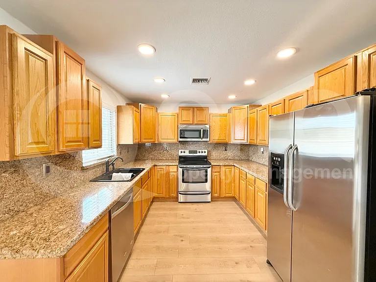 505 E El Camino Dr — Photo 7