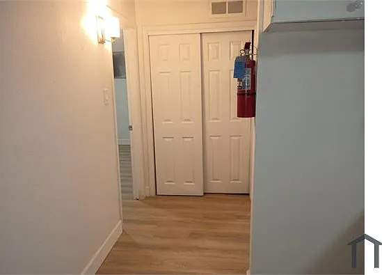 2 bed, 900 sqft, $1,150 — Photo 2