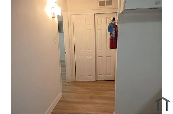 Building Photo - 1132 Palomas Dr SE #5