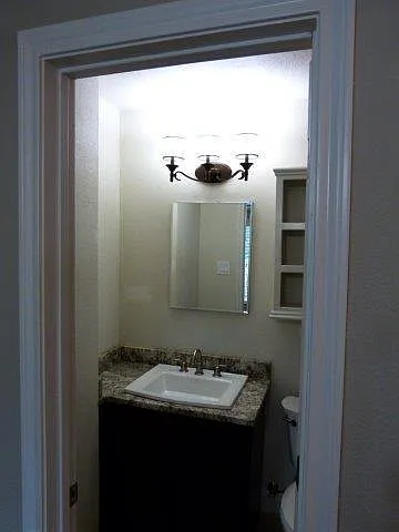 Bath for rear BR.