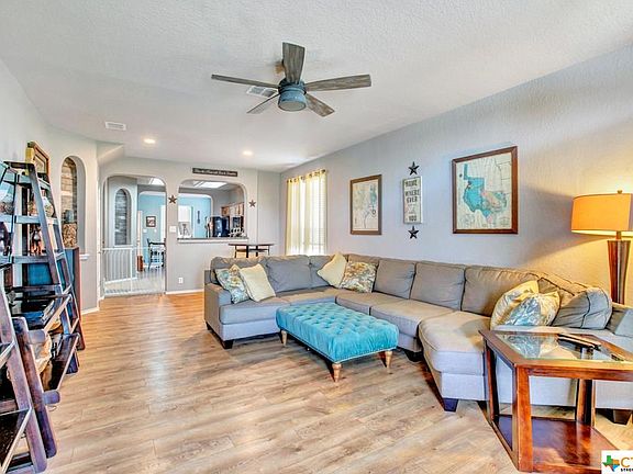 4th image of 518 Zapata Cir