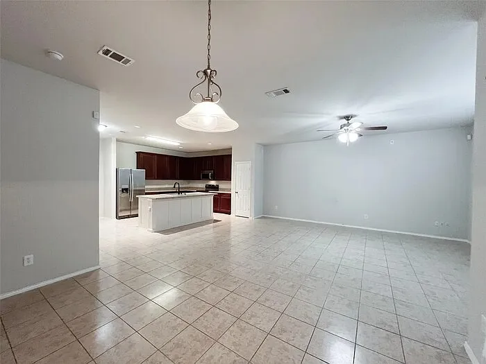 1617 Totem Pole Way — Photo 4