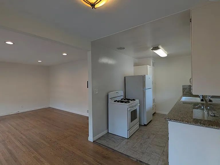 Magnolia Manor — Photo 19