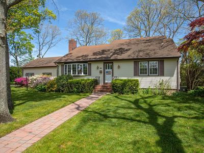 385 Brook Avenue, Bay Shore, NY, 11706