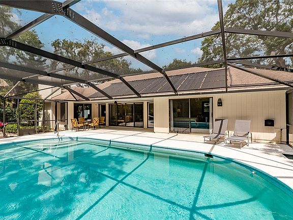 3rd image of 1012 Castaway Blvd
