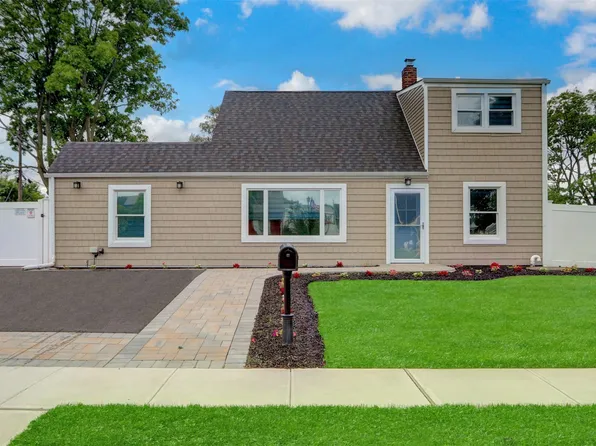 59 Harvest Lane, Levittown, NY 11756