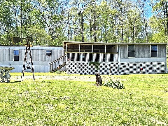 3rd image of 2361 Carpenter Run Rd