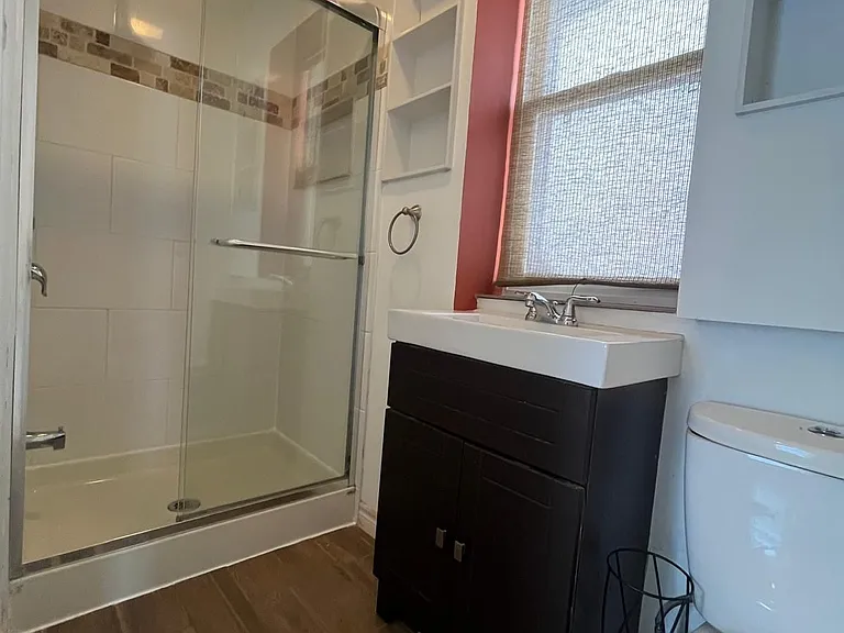 220 Holborne Ave — Photo 20