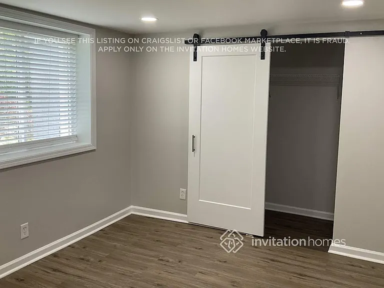 4856 Torbay Dr — Photo 13