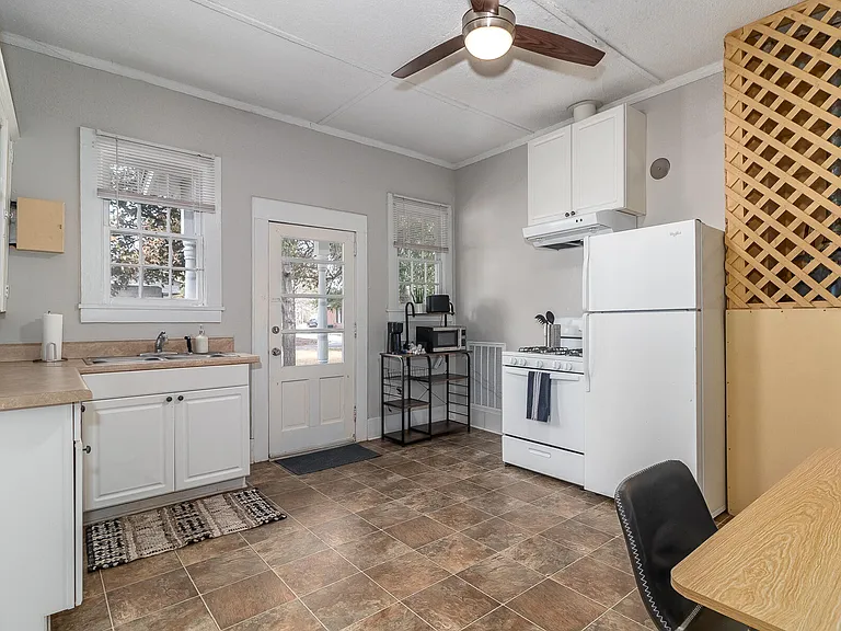 1510 Stovall St — Photo 7