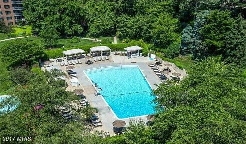 2 bed, 1.5 bath, 1140 sqft, $2,990 — Photo 2