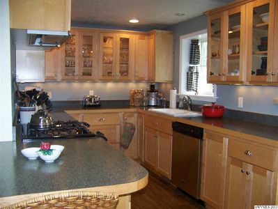 1030 River Bend Rd NW, Salem, OR, 97304