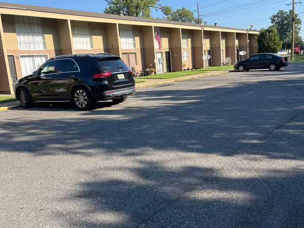 7720 E Kings Hwy #4, Shreveport, LA 71115