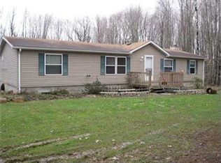 1292 Enterprise Rd, Grove City, PA 16127