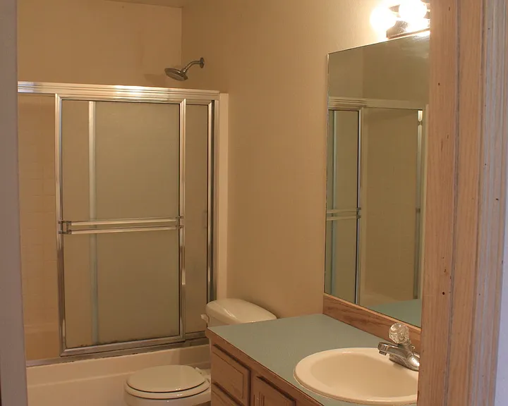 503 E River Ave — Photo 18