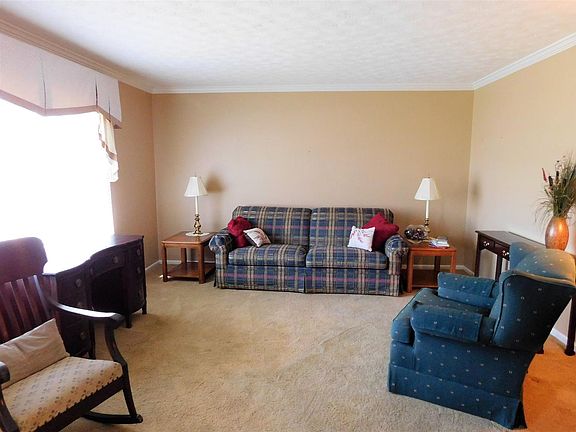 3rd image of 8184 Maddox Dr