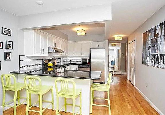 2nd image of 2323 31st Ave APT 2B