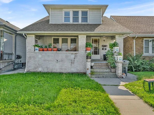 1077 Moy Ave, Windsor, ON N9A 2P2