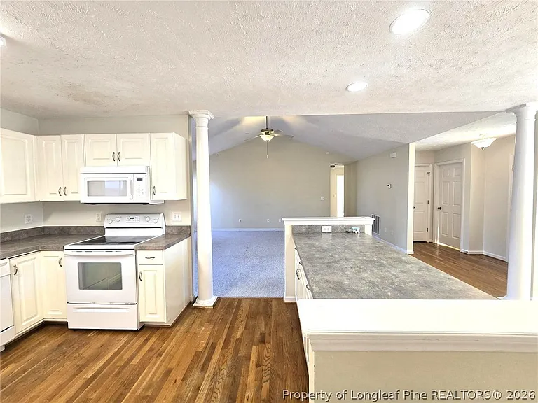 359 Arlington Dr — Photo 12