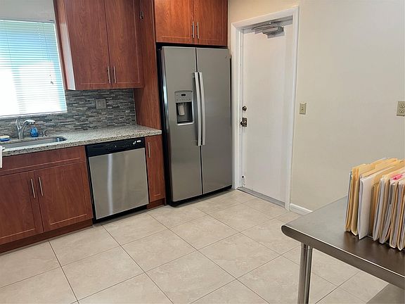 3rd image of 11500 NW 21st Street