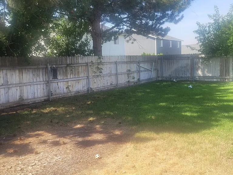 6408 Robinson Dr — Photo 2
