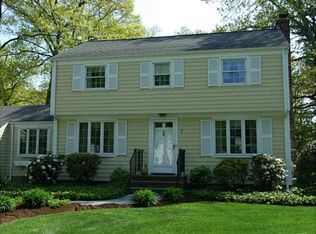 7 Briarwood Dr, Barrington, RI 02806