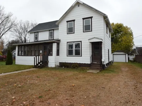 1008 1/2 Wyman St, New London, WI 54961