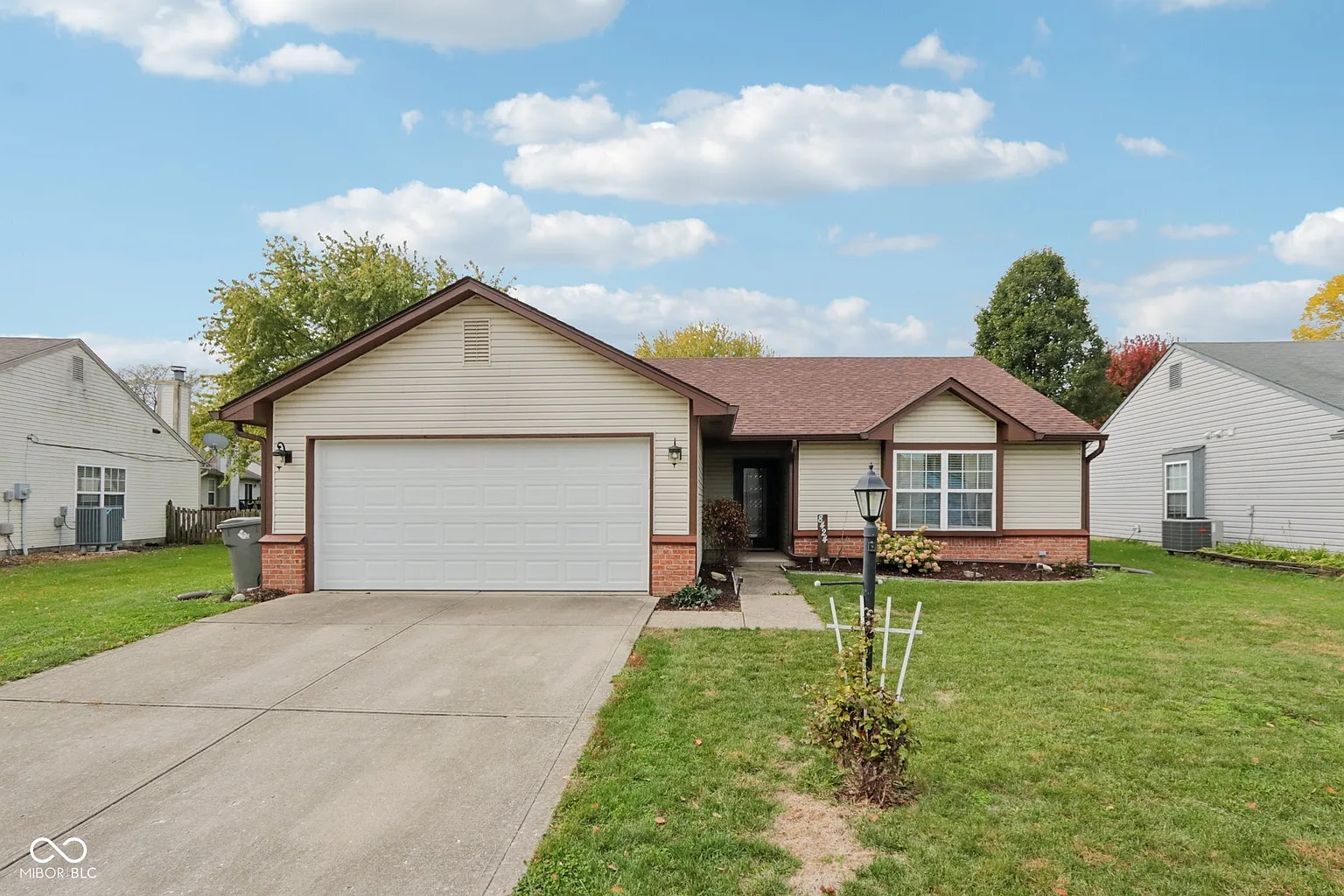 8424 Southern Springs Way photo 1