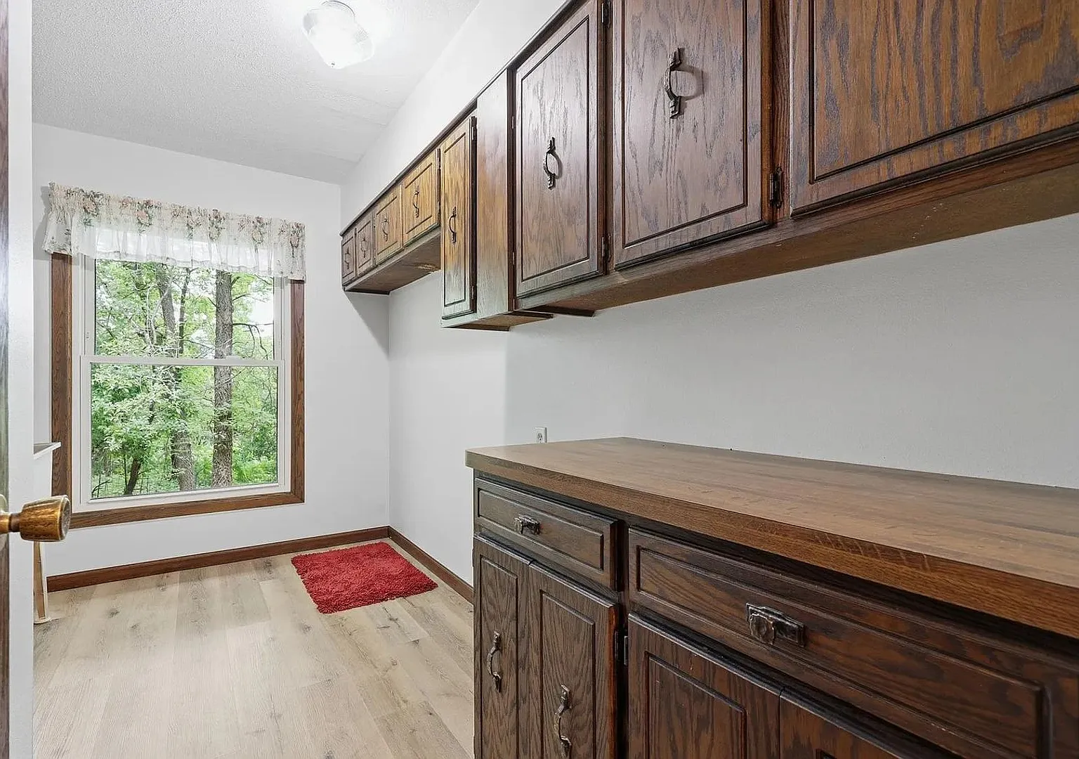 Private 3 bedroom on 2.5 acres! — Photo 4