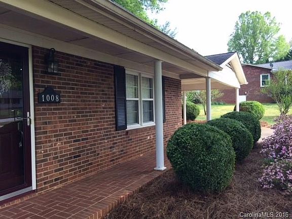 3rd image of 1008 Valley St #39