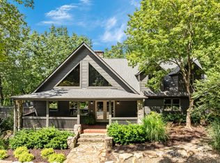 670 Barber Rd, Zirconia, NC 28790