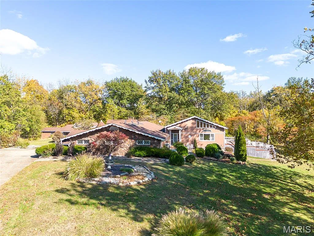12746 Rolling Hills Dr photo 1