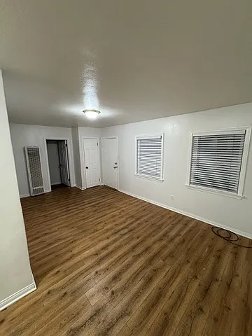 2 bed, 700 sqft, $2,600 — Photo 2